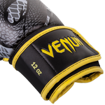 Боксерские перчатки Venum Snaker