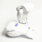 Боксерские перчатки Winning 18 Oz White