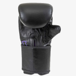 Снарядные перчатки Clinch Undefeated черные C167